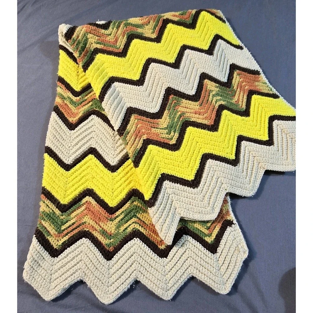 Handmade Crochet Afghan Throw Lap Blanket Chevron Zig Zag Granny Core 35x54